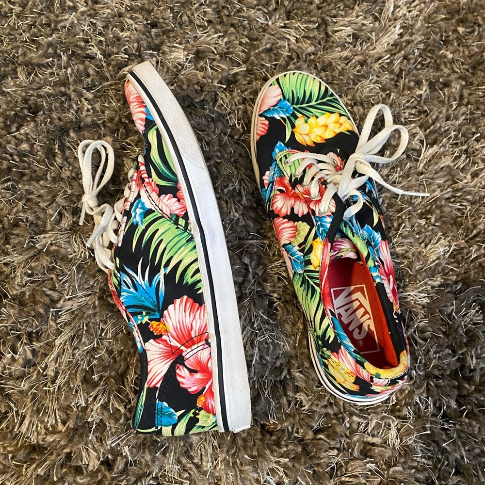 Vans - Picture 2 of 4